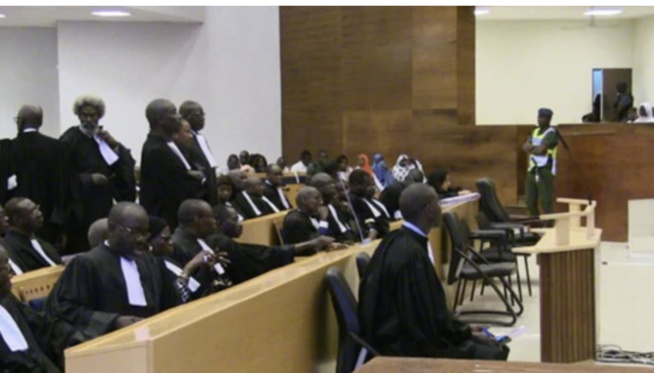 Procès de Déthié Fall et Cie : Les détails de la discussion tendue entre les avocats, le procureur et le président du tribunal Procès de Déthié Fall et Cie : Les détails de la discussion tendue entre les avocats, le procureur et le président du tribunal