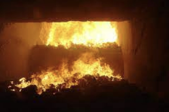 Thiès : Incinération de plus de 4 tonnes de drogue et 24 millions de faux billets Thiès : Incinération de plus de 4 tonnes de drogue et 24 millions de faux billets