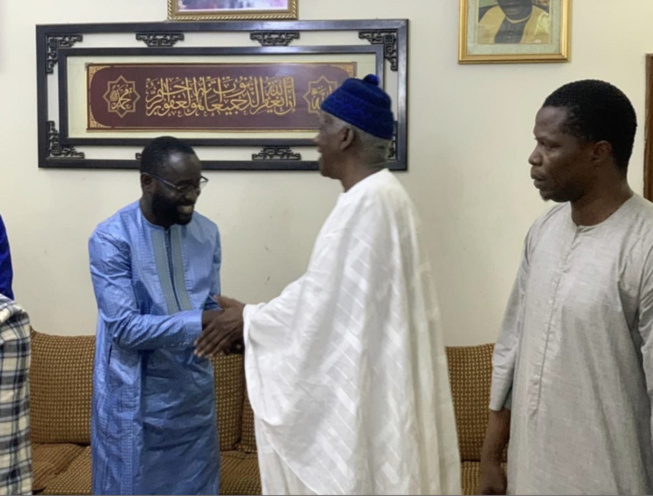 Tivaouane et Ndiassane : Aar Sénégal entre Rencontres, Discussions et Prières Tivaouane et Ndiassane : Aar Sénégal entre Rencontres, Discussions et Prières