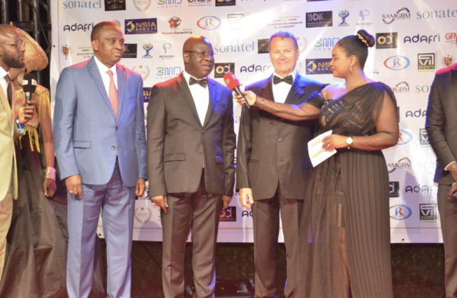Revivez la 17e édition des Cauris d’Or, la plus prestigieuse soirée de gala en AFRIQUE de l OUEST la constance