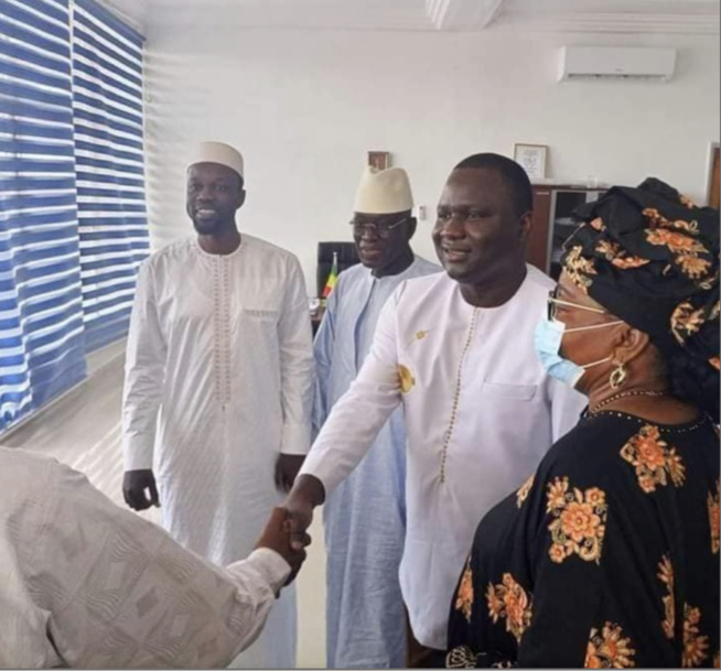 Photos d’une visite : Les Leaders de Yaw à Ziguinchor avec Ousmane Sonko Photos d’une visite : Les Leaders de Yaw à Ziguinchor avec Ousmane Sonko