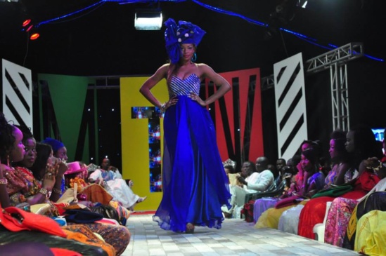 Dj Boubs défile pour Papis Mode Dj Boubs défile pour Papis Mode