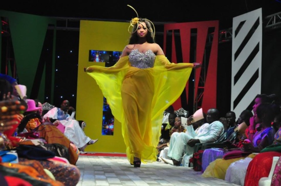 Dj Boubs défile pour Papis Mode Dj Boubs défile pour Papis Mode