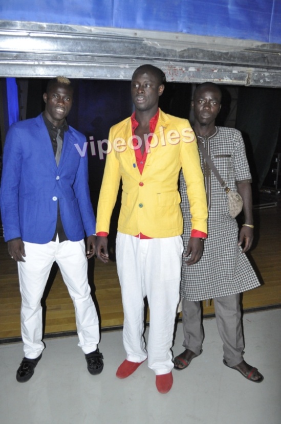 Pape ndiaye thiou en plusieurs couleurs