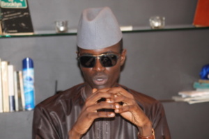 Liste du Khalife à Touba: Serigne Modou Mbacké attaque Madiambal Diagne, le "bras armé" de Macky Sall Liste du Khalife à Touba: Serigne Modou Mbacké attaque Madiambal Diagne, le "bras armé" de Macky Sall