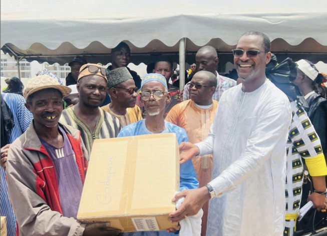 Télécommunication : Amadou Manel Fall du FDSUT en collaboration avec la commune de Kolda a remis 1500 décodeurs numériques aux populations Télécommunication : Amadou Manel Fall du FDSUT en collaboration avec la commune de Kolda a remis 1500 décodeurs numériques aux populations