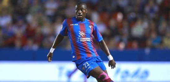 Pape Kouly Diop sur les cris de racistes: «C`était devant ma fille et ma femme» Pape Kouly Diop sur les cris de racistes: «C`était devant ma fille et ma femme»