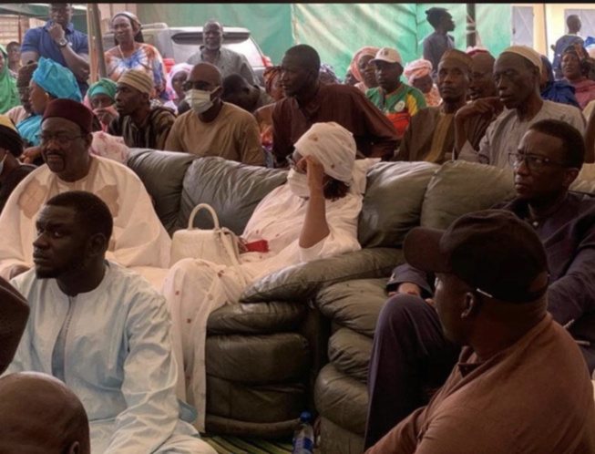 Campagne pour les Législatives à Dakar : Marième Faye Sall aux côtés de Amadou Bâ et d'Alioune Ndoye Campagne pour les Législatives à Dakar : Marième Faye Sall aux côtés de Amadou Bâ et d'Alioune Ndoye