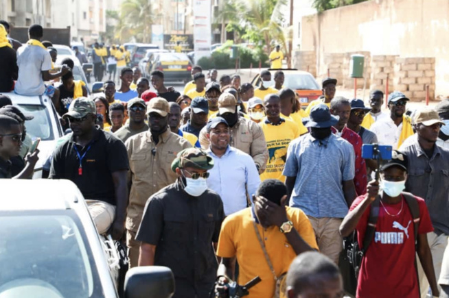 Selections" legislatives 2022: Gueum Sa Bopp dans les rues de Dakar. Le Président Bougane Gueye en communion avec les dakarois, donne 10 raisons pour ne pas voter la liste Benno.