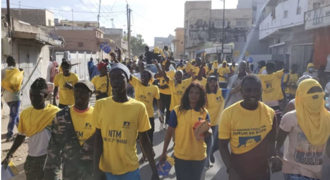 Selections" legislatives 2022: Gueum Sa Bopp dans les rues de Dakar. Le Président Bougane Gueye en communion avec les dakarois, donne 10 raisons pour ne pas voter la liste Benno.