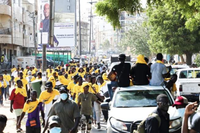 Selections" legislatives 2022: Gueum Sa Bopp dans les rues de Dakar. Le Président Bougane Gueye en communion avec les dakarois, donne 10 raisons pour ne pas voter la liste Benno.