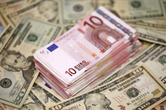 L’euro et le dollar sont égaux pour la première fois en 20 ans L’euro et le dollar sont égaux pour la première fois en 20 ans