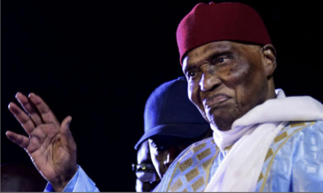 Législatives : Finalement à Dakar, ce vendredi, Me Abdoulaye Wade va battre les cartes à sa guise... Législatives : Finalement à Dakar, ce vendredi, Me Abdoulaye Wade va battre les cartes à sa guise...