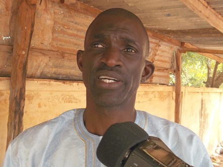 Insolite: Ansoumana Dione rassemble les malades mentaux pour un meeting Insolite: Ansoumana Dione rassemble les malades mentaux pour un meeting