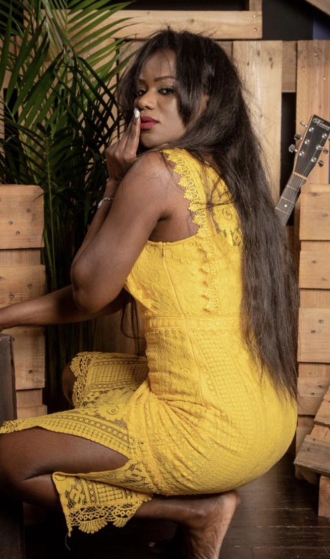 Admirez l’artiste chanteuse Khady Diao sublime et sexy dans ses différentes tenues.