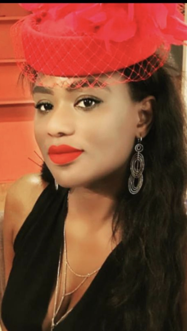 Admirez l’artiste chanteuse Khady Diao sublime et sexy dans ses différentes tenues.