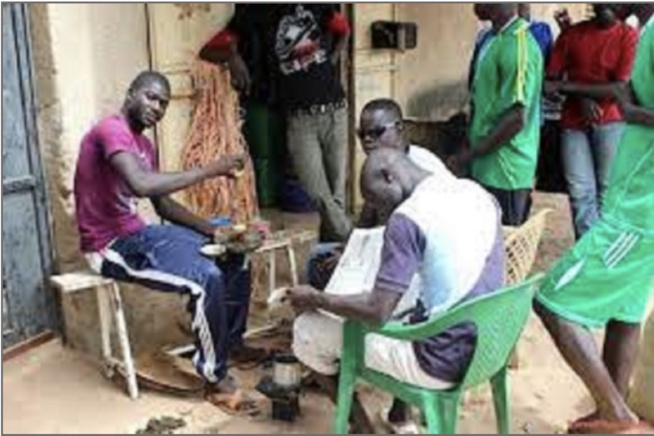 Enclavement, difficultés de transport, chômage des jeunes : Le mouvement «10 mn de Pikine» interpelle Macky Sall sur les problèmes de Guinaw rail Enclavement, difficultés de transport, chômage des jeunes : Le mouvement «10 mn de Pikine» interpelle Macky Sall sur les problèmes de Guinaw rail