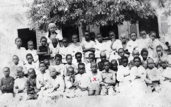 Yoro Dia, le politologue affiche une image de son enfance Yoro Dia, le politologue affiche une image de son enfance