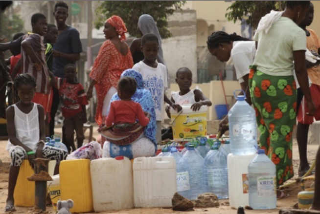 Yeumbeul-Boune : Les habitants de Médinatoul Mounawar de Boune crient leur soif Yeumbeul-Boune : Les habitants de Médinatoul Mounawar de Boune crient leur soif