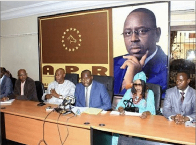 Défaite de Bby Lors des Législatives dans certaines localités: La Task-force républicaine l'impute à la Covid-19 et à la guerre en Ukraine Défaite de Bby Lors des Législatives dans certaines localités: La Task-force républicaine l'impute à la Covid-19 et à la guerre en Ukraine