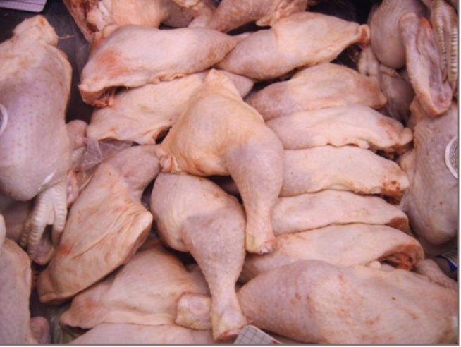 Mbour: 305 sacs de cuisses de poulet saisis