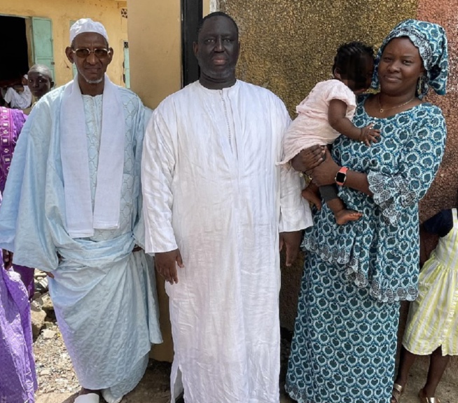 Derniers jours de vacances au Sénégal oriental : Aliou Sall chez Thierno Tidiane Ba, le Khalife du Dental Derniers jours de vacances au Sénégal oriental : Aliou Sall chez Thierno Tidiane Ba, le Khalife du Dental