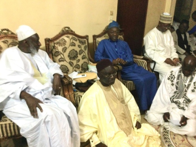 Fin de la première phase de leur tournée nationale auprès des chefs religieux : Wallu Sénégal chez Thierno Madani Tall, Khalife Général de la famille Omarienne. Fin de la première phase de leur tournée nationale auprès des chefs religieux : Wallu Sénégal chez Thierno Madani Tall, Khalife Général de la famille Omarienne.