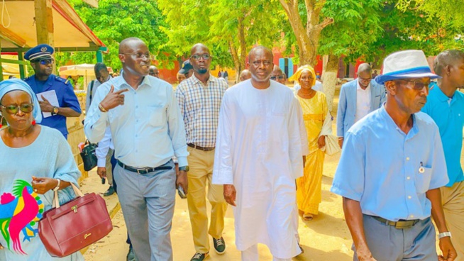 Echanges et perspectives à Gorée: Le DG du Port Aboubacar Sédikh Beye a rencontré Me Augustin Senghor Echanges et perspectives à Gorée: Le DG du Port Aboubacar Sédikh Beye a rencontré Me Augustin Senghor