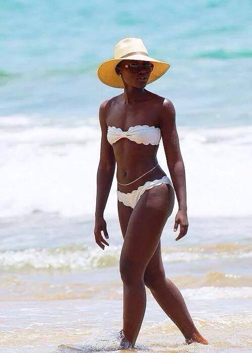 Zoom Photo: Lupita Nyong'o "la plus belle femme du monde" en bikini