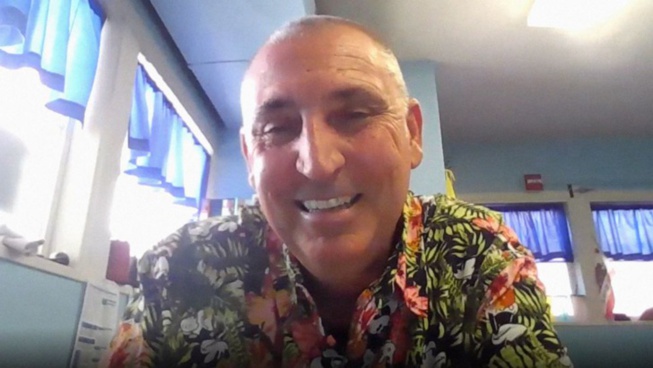 Un ancien concierge d'école a obtenu un poste d'enseignant puis de directeur dans le même établissement Un ancien concierge d'école a obtenu un poste d'enseignant puis de directeur dans le même établissement