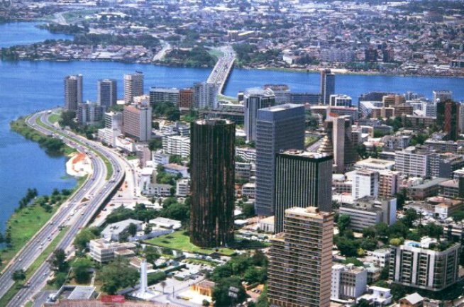 Maisons achetées à Abidjan, Dakar par des « dirigeants guinéens »: prochaines cibles de la CRIEF? Maisons achetées à Abidjan, Dakar par des « dirigeants guinéens »: prochaines cibles de la CRIEF?