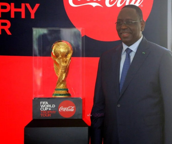 Macky Sall au trophée de la coupe du monde: 