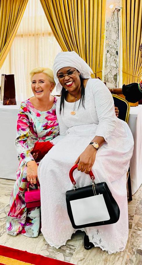 La« Première dame de Pologne et celle du Sénégal en toute complicité La« Première dame de Pologne et celle du Sénégal en toute complicité