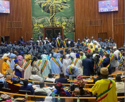 Keemtaan gi - La pagaille à l’Assemblée nationale Keemtaan gi - La pagaille à l’Assemblée nationale