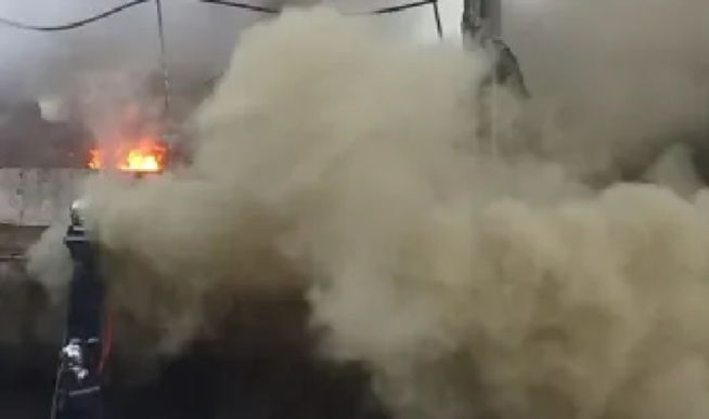 Cité Icotaf 01 : Une boutique de multiservice consumée par le feu Cité Icotaf 01 : Une boutique de multiservice consumée par le feu