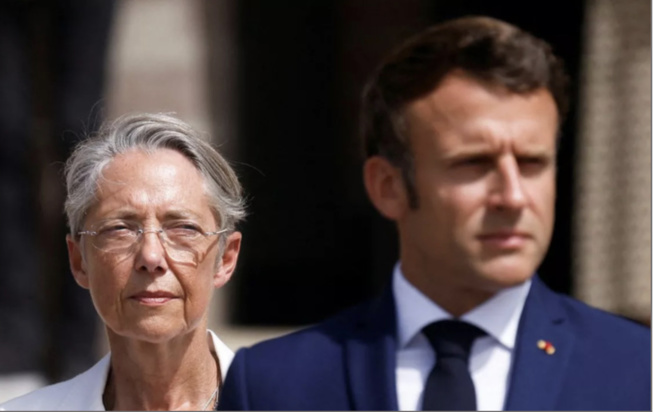 Réforme des retraites : Emmanuel Macron et Elisabeth Borne au pied du mur