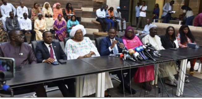 Assemblée nationale : Les députés de Bby invitent Aminata Touré à rendre son mandat Assemblée nationale : Les députés de Bby invitent Aminata Touré à rendre son mandat