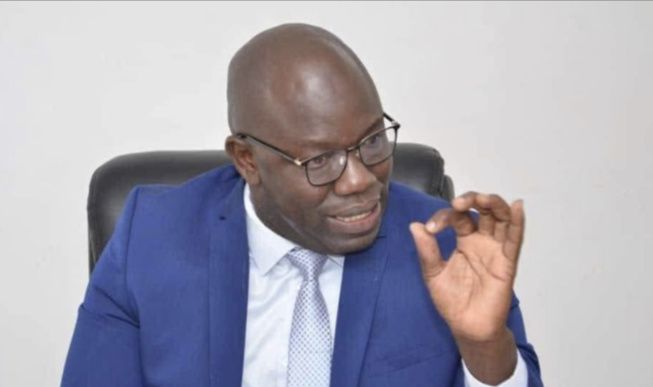 Guédiawaye: Ahmed Aïdara chasse Lat Diop et Guédiawaye Football Club du stade Ibrahima Boye Guédiawaye: Ahmed Aïdara chasse Lat Diop et Guédiawaye Football Club du stade Ibrahima Boye