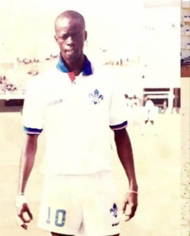 Décès de l'ancien joueur de la JA, Cheikh Sarr: "Dors du sommeil du juste, Gaïndé". (Par Astou Yoro Bâ) Décès de l'ancien joueur de la JA, Cheikh Sarr: "Dors du sommeil du juste, Gaïndé". (Par Astou Yoro Bâ)