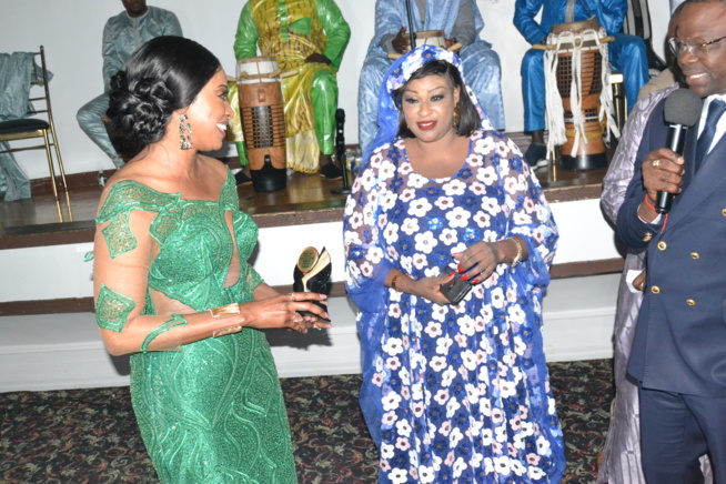 URGENT: Keb's Thiam de la TFM honorée par le Collectif des Sénégalais de la Diaspora à New York URGENT: Keb's Thiam de la TFM honorée par le Collectif des Sénégalais de la Diaspora à New York