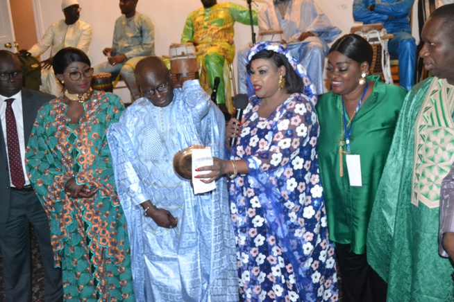 Omar Pen, Youssou Ndour, Thione Seck, Baba Maal, Ismael Lo, et Wally B Seck honorés par le Collectif des Sénégalais de la Diaspora à New York Omar Pen, Youssou Ndour, Thione Seck, Baba Maal, Ismael Lo, et Wally B Seck honorés par le Collectif des Sénégalais de la Diaspora à New York