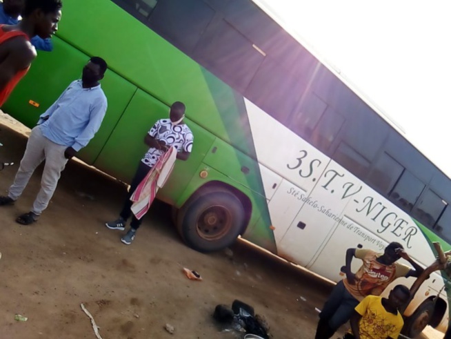 Migrants bloqués au Niger : 35 Sénégalais en route pour Dakar Migrants bloqués au Niger : 35 Sénégalais en route pour Dakar