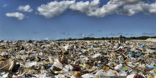 Mbeubeuss / Blocage du centre de santé et de l’école : Les récupérateurs déchargent leur colère sur la Mairie Mbeubeuss / Blocage du centre de santé et de l’école : Les récupérateurs déchargent leur colère sur la Mairie
