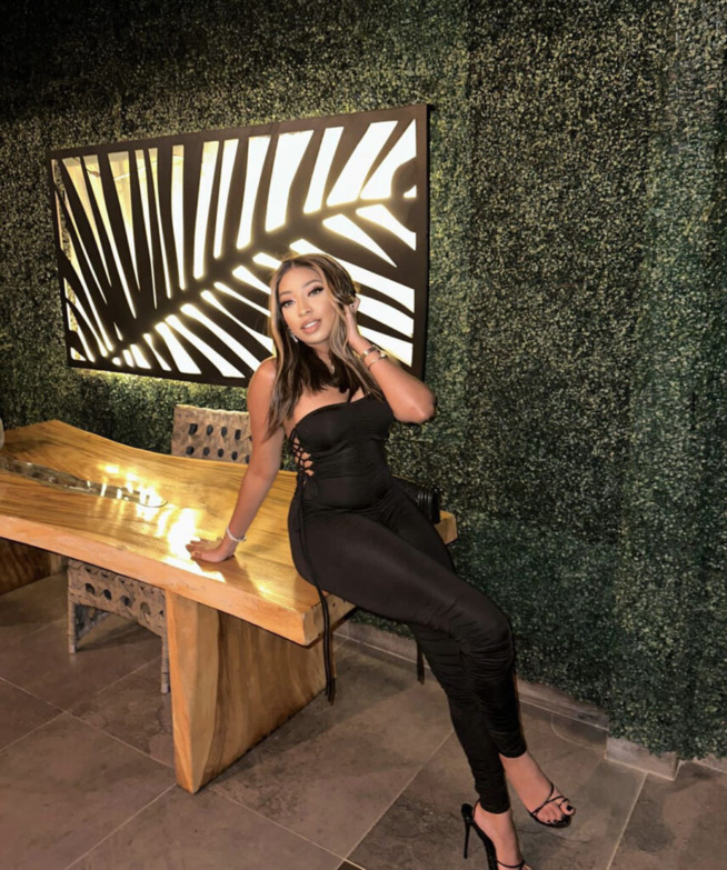 Tenue aguicheuse: Zeyna Ndour montre sa silhouette incroyable, ajourée (oh la la ) Tenue aguicheuse: Zeyna Ndour montre sa silhouette incroyable, ajourée (oh la la )