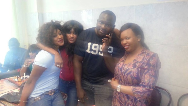 Modou Lo passe le mois de ramadan avec les jet- setteuses senegalaises de Paris! Modou Lo passe le mois de ramadan avec les jet- setteuses senegalaises de Paris!