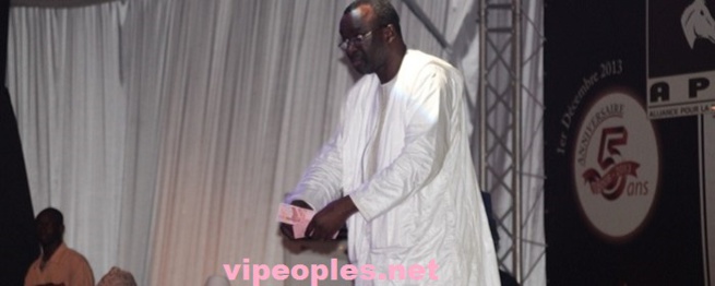 Quand le grand perdant des locales 2014, Cissé Lo banalise le franc CFA! Quand le grand perdant des locales 2014, Cissé Lo banalise le franc CFA!