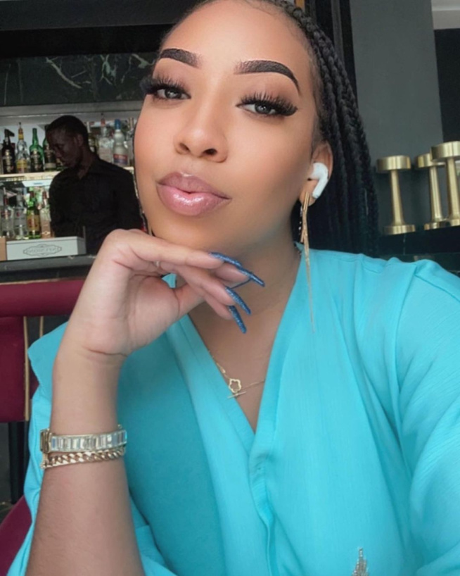 Zeyna Ndour majestueuse dans son look hot Zeyna Ndour majestueuse dans son look hot