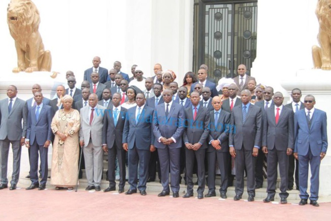 Premier communiqué du Conseil des ministres du gouvernement de Dionne.