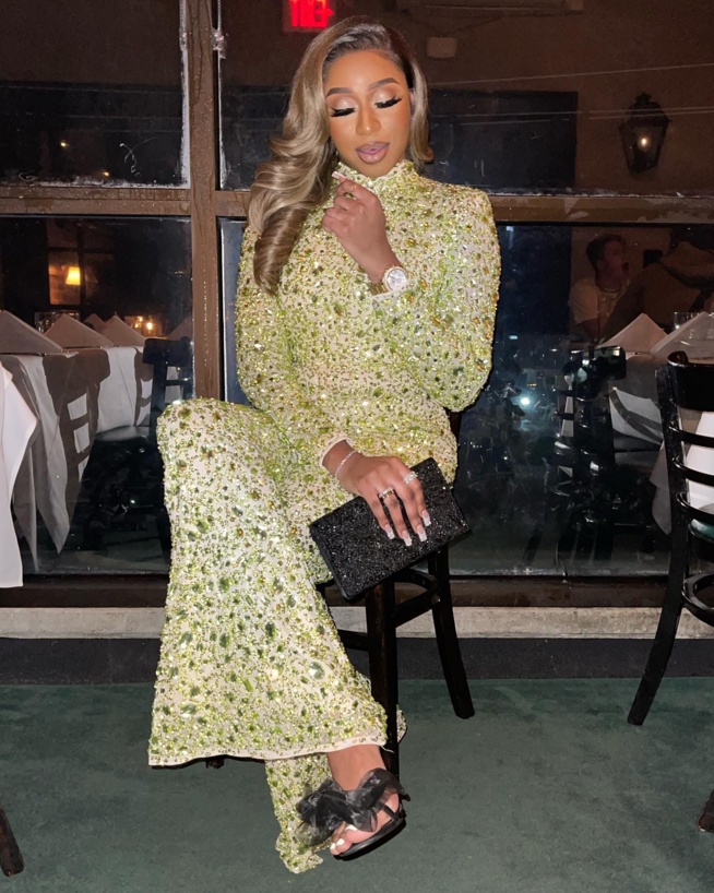 Classe et sublime l'artiste Sénégalo-gambienne Mary Njie de Atlanta expose son charme dans cette robe Classe et sublime l'artiste Sénégalo-gambienne Mary Njie de Atlanta expose son charme dans cette robe