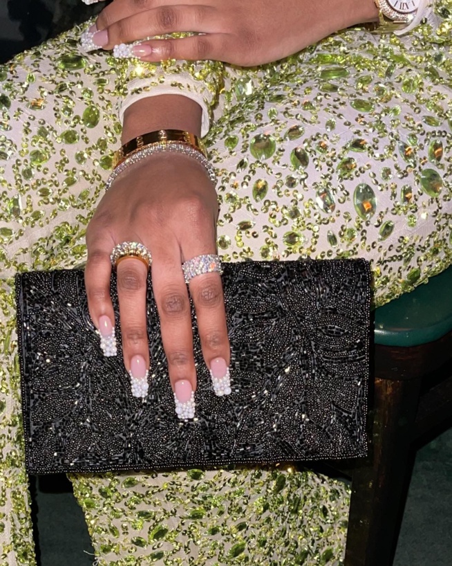 Classe et sublime l'artiste Sénégalo-gambienne Mary Njie de Atlanta expose son charme dans cette robe Classe et sublime l'artiste Sénégalo-gambienne Mary Njie de Atlanta expose son charme dans cette robe